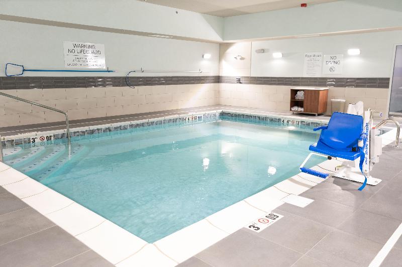 Отель Holiday Inn Express & Suites Dayton East   Beavercreek, An Ihg