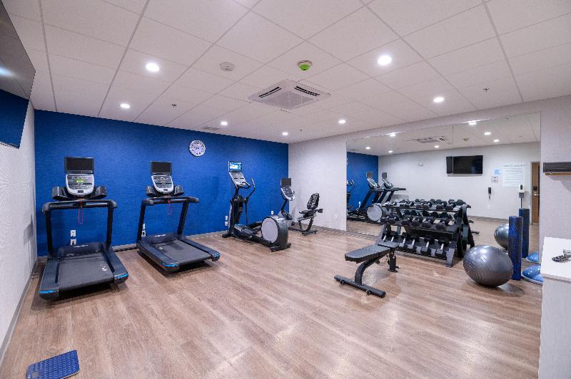 Отель Holiday Inn Express & Suites Dayton East   Beavercreek, An Ihg