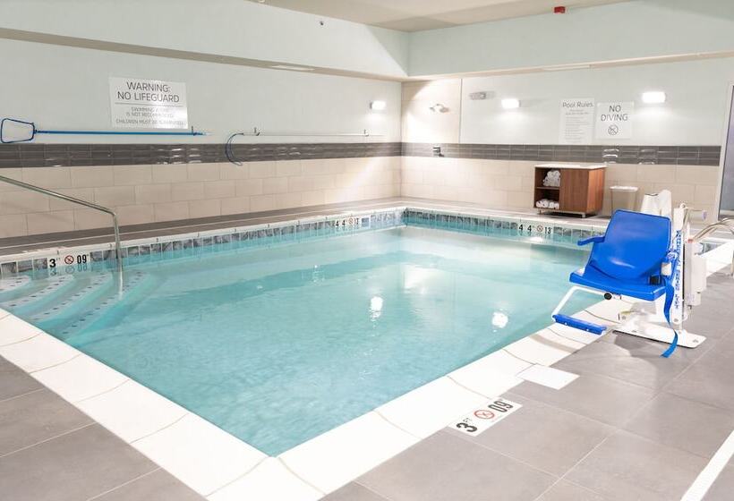 Отель Holiday Inn Express & Suites Dayton East   Beavercreek, An Ihg