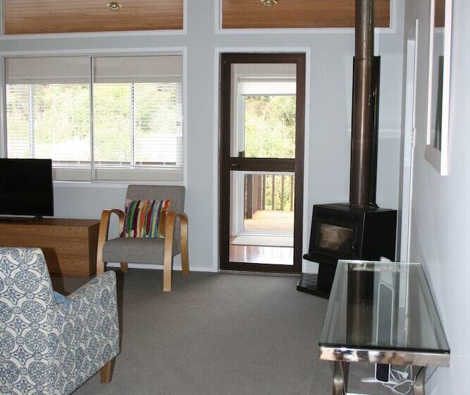 هتل Whatuwhiwhi Top 10 Holiday Park