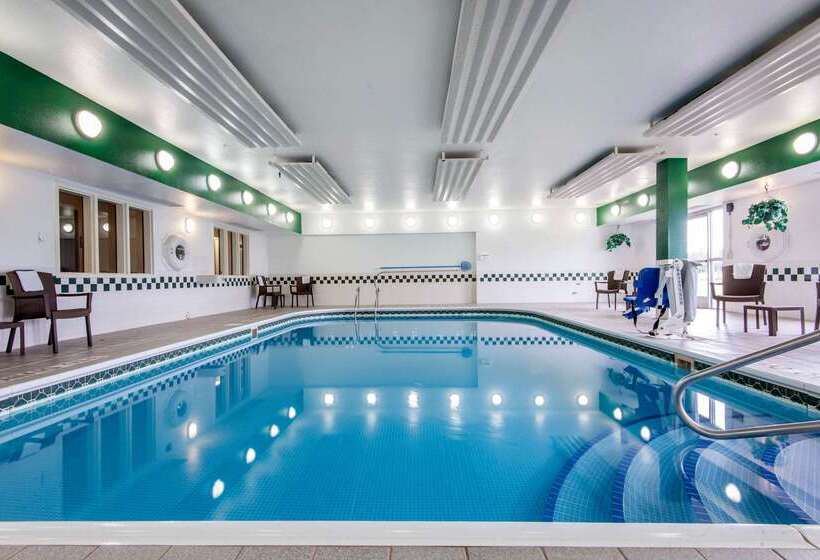 هتل Comfort Suites Rochester Henrietta University Area