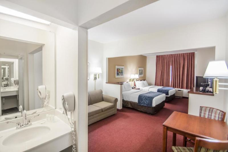 هتل Comfort Suites Rochester Henrietta University Area