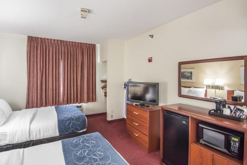 هتل Comfort Suites Rochester Henrietta University Area