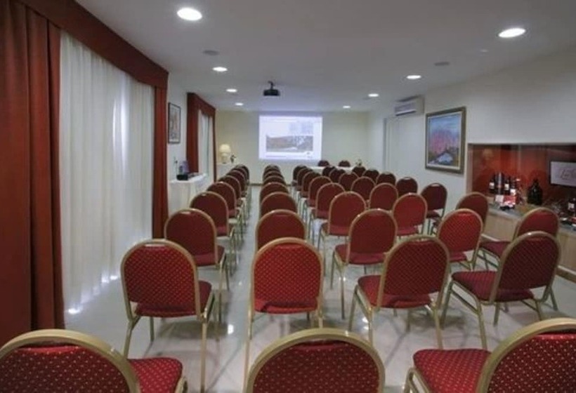 هتل Condor Suites Apart