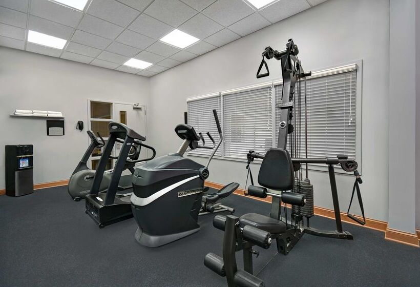 هتل Spark By Hilton Rochester University Area