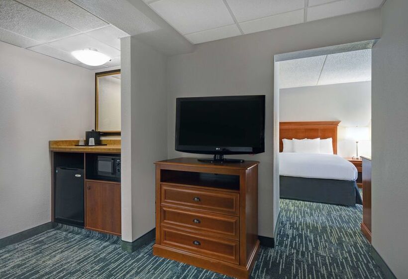 هتل Spark By Hilton Rochester University Area