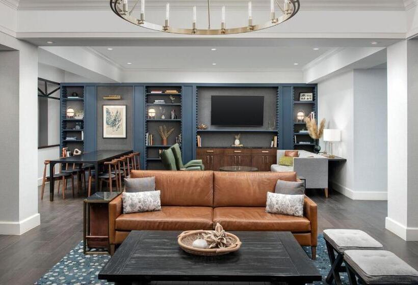 هتل Courtyard By Marriott Savannah Downtown   Historic District