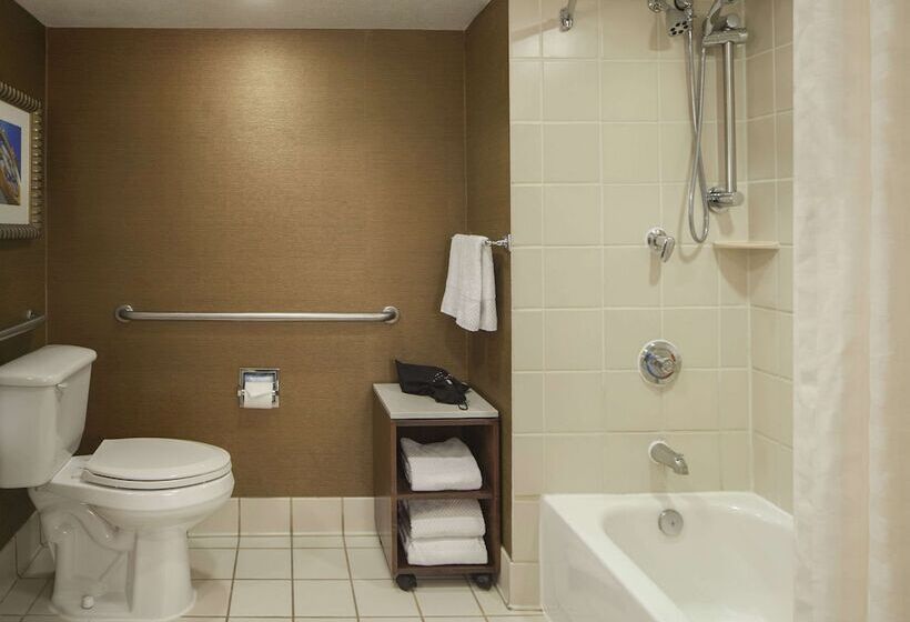 هتل Embassy Suites By Hilton Austin Arboretum