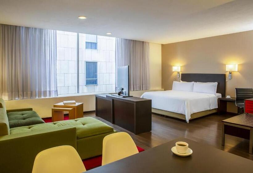 ホテル Fiesta Inn Centro Historico