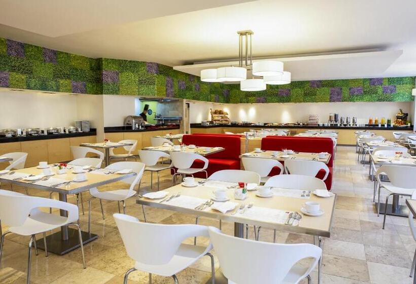 ホテル Fiesta Inn Centro Historico