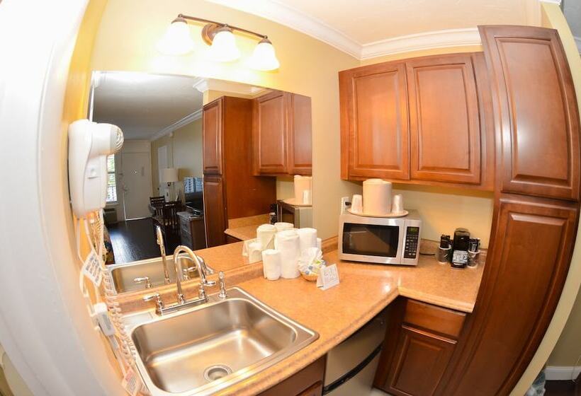 בית מלון כפרי Gulfcoast Inn Naples
