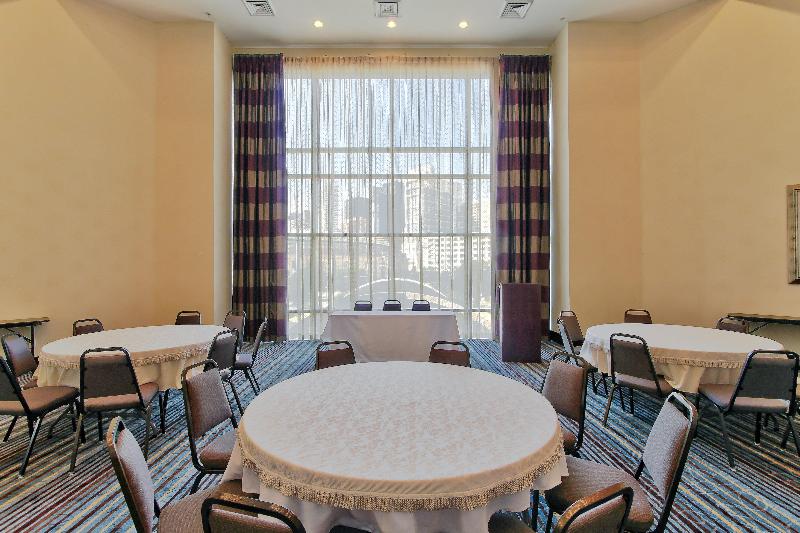Holiday Inn Express Hotel & Suites Houston Downtown Convention Center, An Ihg
