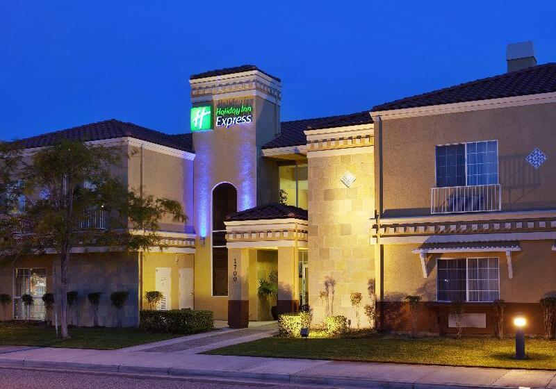 هتل Holiday Inn Express & Suites Santa Clara, An Ihg