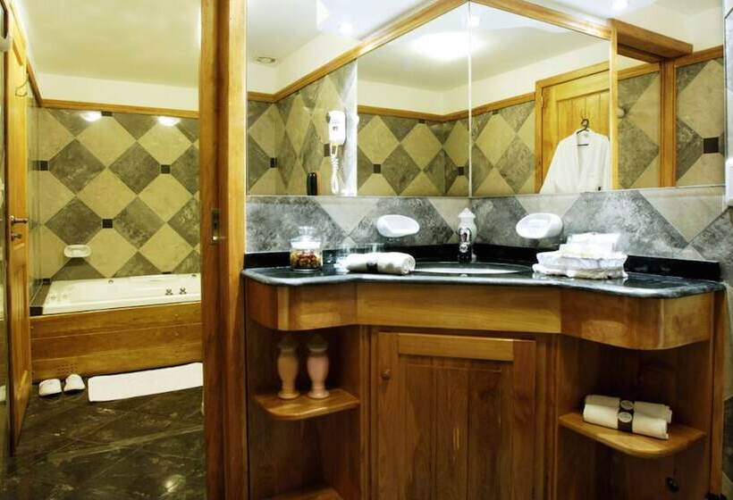 Huinid Bustillo Hotel & Spa