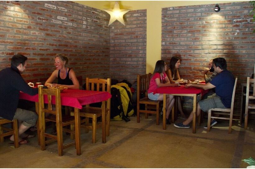 هتل La Tosca Hostel