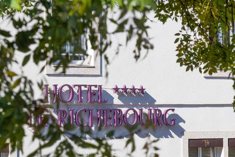 Отель Le Richebourg Hôtel, Restaurant & Spa