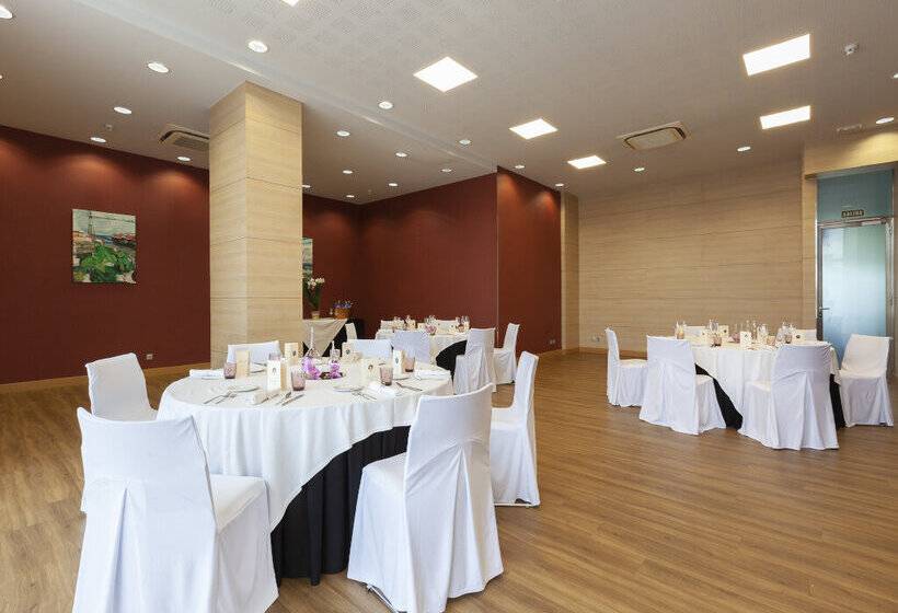 هتل Puerta De Bilbao