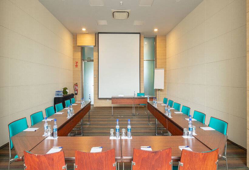 هتل Puerta De Bilbao