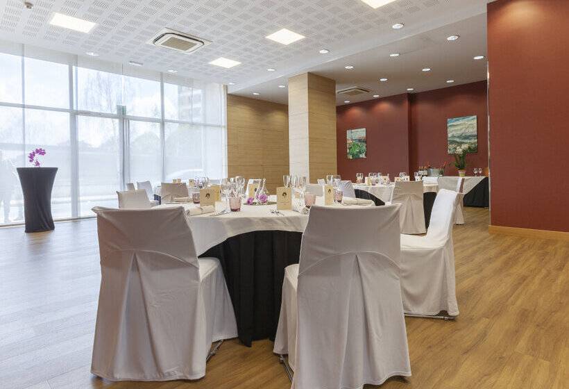 هتل Puerta De Bilbao