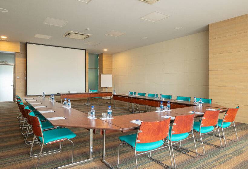 هتل Puerta De Bilbao