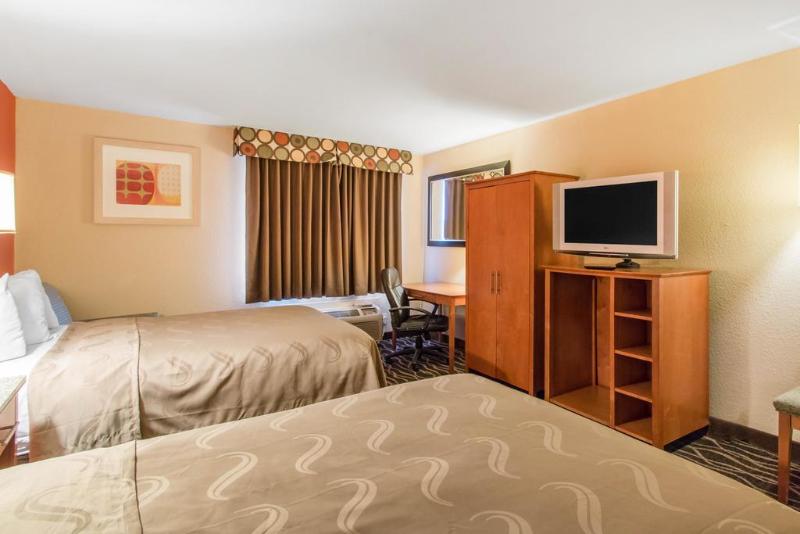 هتل Quality Inn & Suites I 35 Near Frost Bank Center