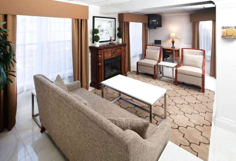 ホテル Red Lion Inn & Suites Auburn