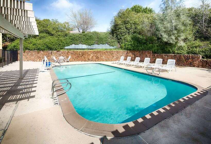 ホテル Red Lion Inn & Suites Auburn