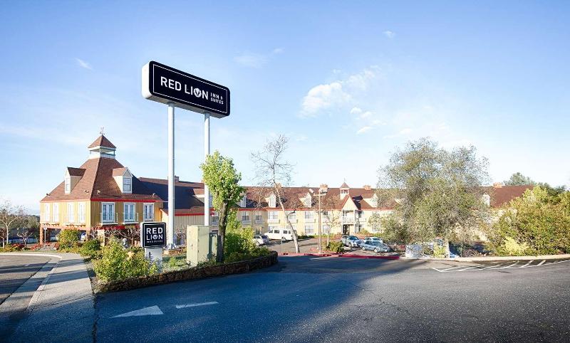 ホテル Red Lion Inn & Suites Auburn
