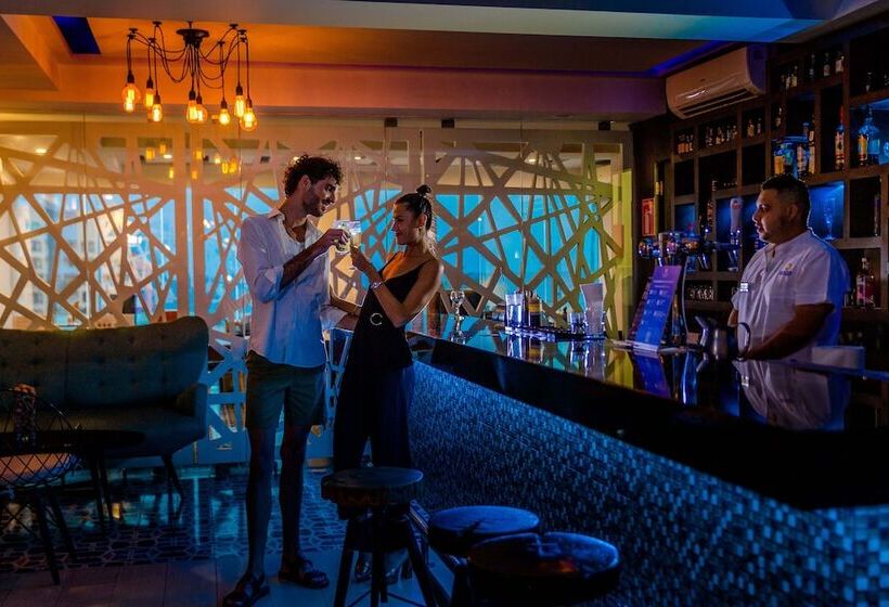 هتل Sandos Finisterra All Inclusive