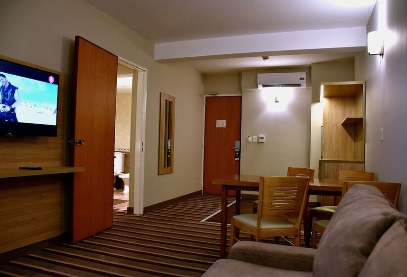 هتل Tower Inn & Suites