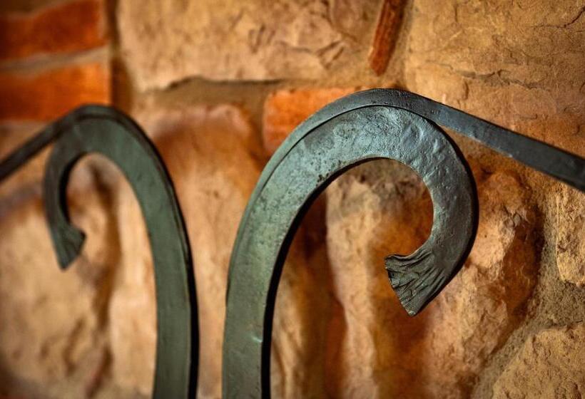 تختخواب و صبحانه Castello Dei Templari