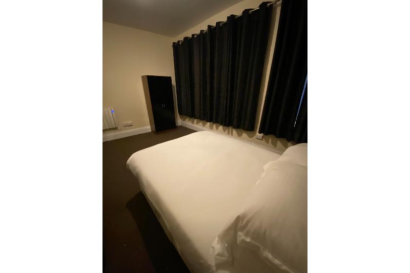 فندق Newport Lodge