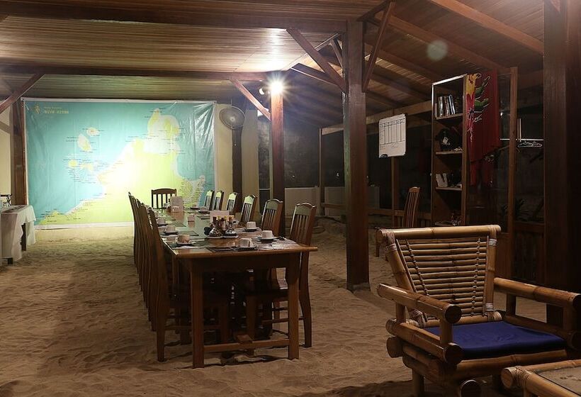 فندق Onong Resort