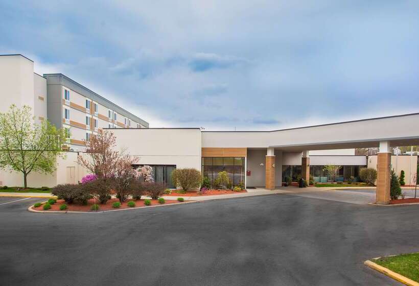 هتل Best Western Plus New Englander