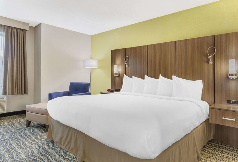 هتل Best Western Plus New Englander