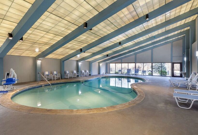 هتل Best Western Plus New Englander