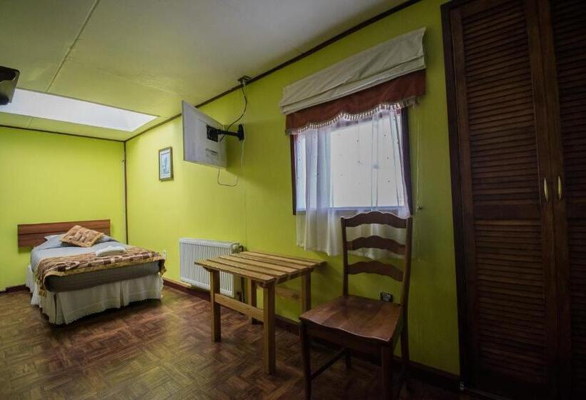 ホテル Hostal Alcázar