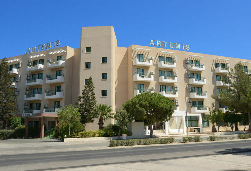 Artemis  Apartments
