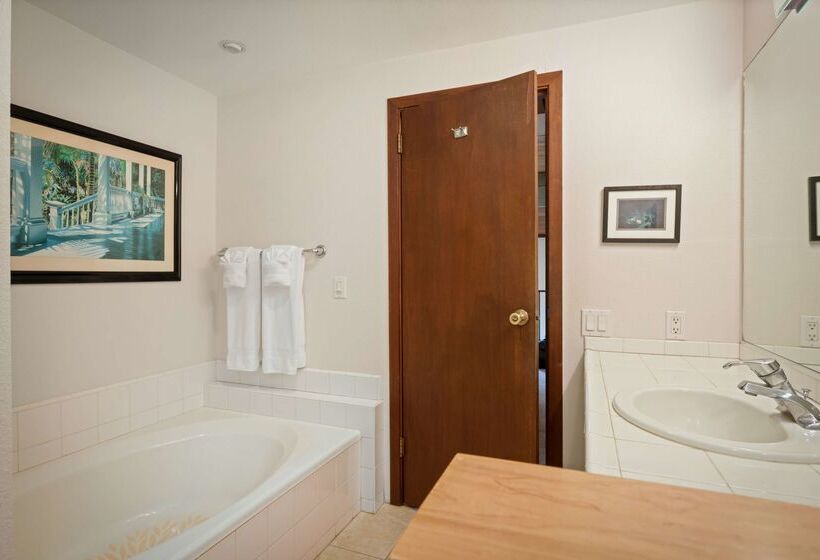 אתר נופש Aston At Poipu Kai