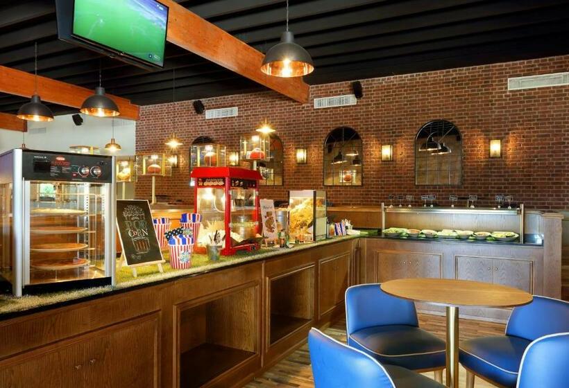 리조트 Grand Palladium Select Palace Ibiza