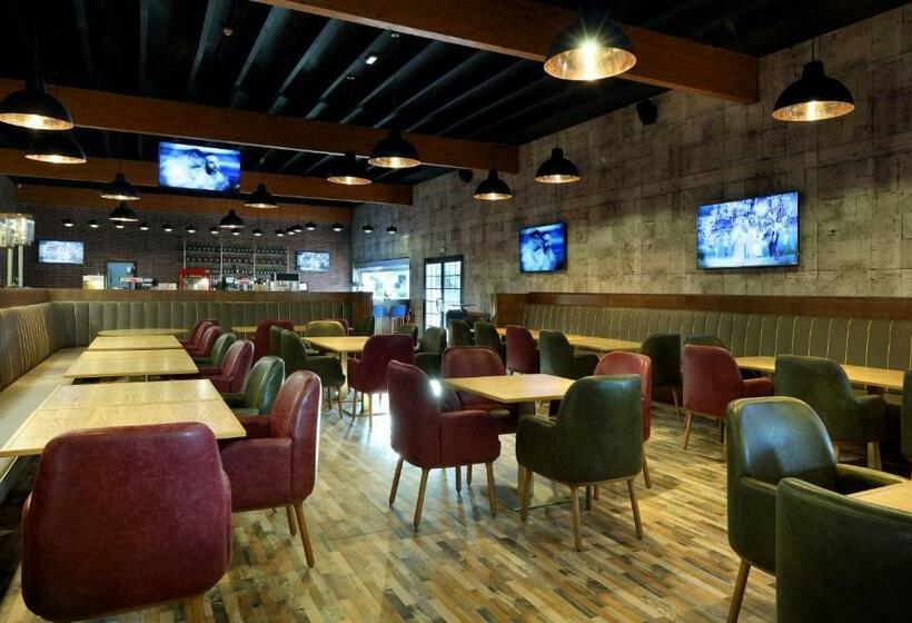 리조트 Grand Palladium Select Palace Ibiza