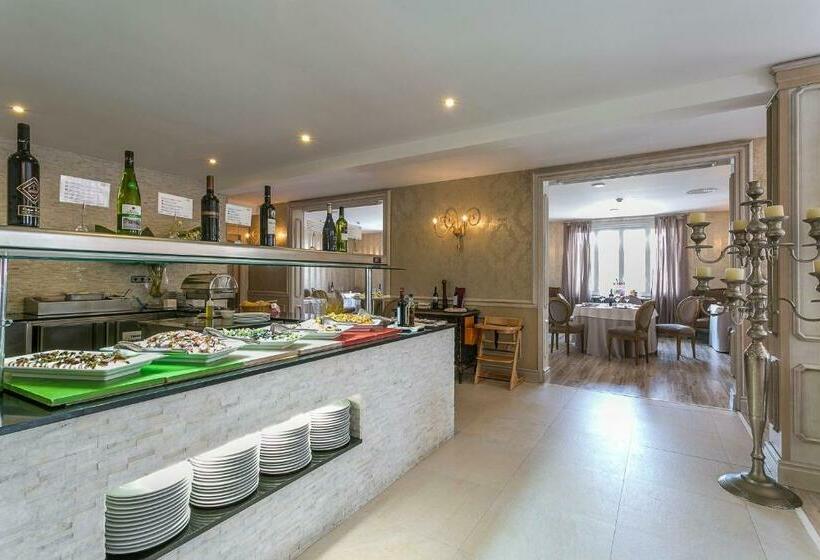 리조트 Grand Palladium Select Palace Ibiza