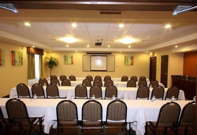 Holiday Inn Express Hotel & Suites Chicago Algonquin, An Ihg