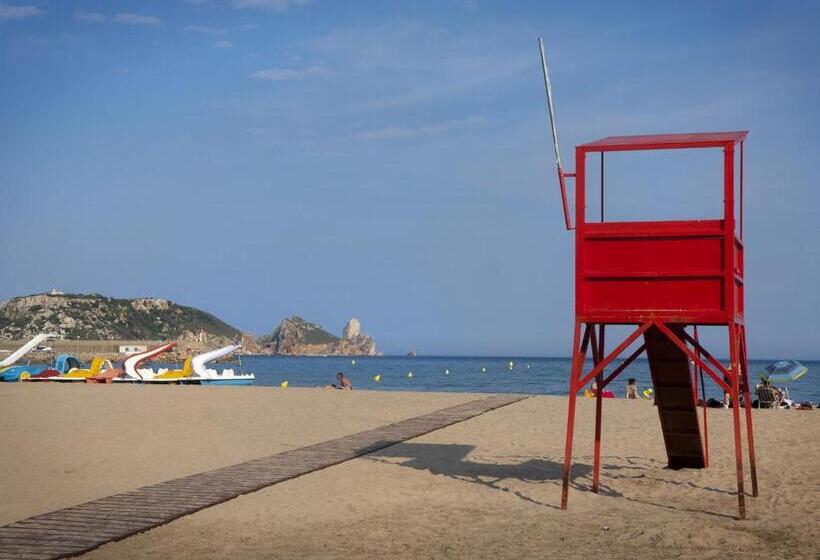 هتل & Diving Les Illes