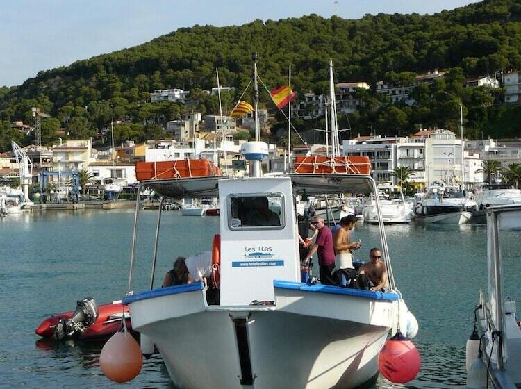 هتل & Diving Les Illes
