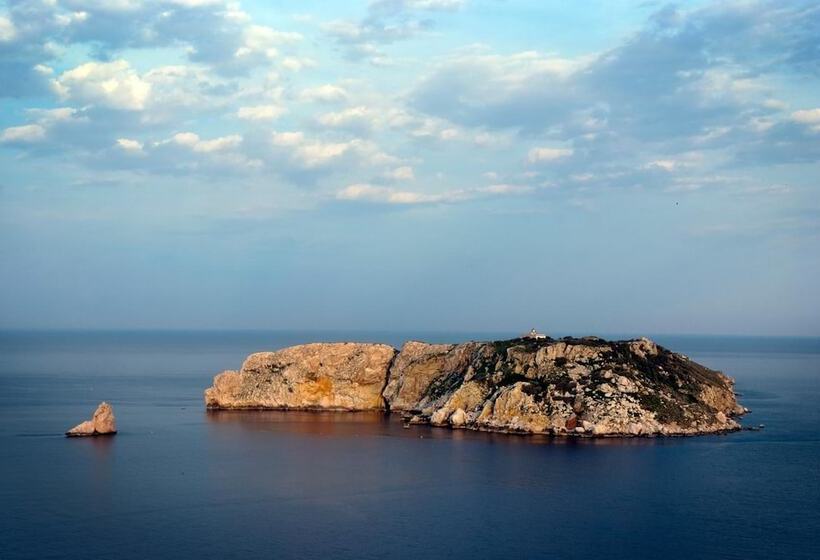 هتل & Diving Les Illes