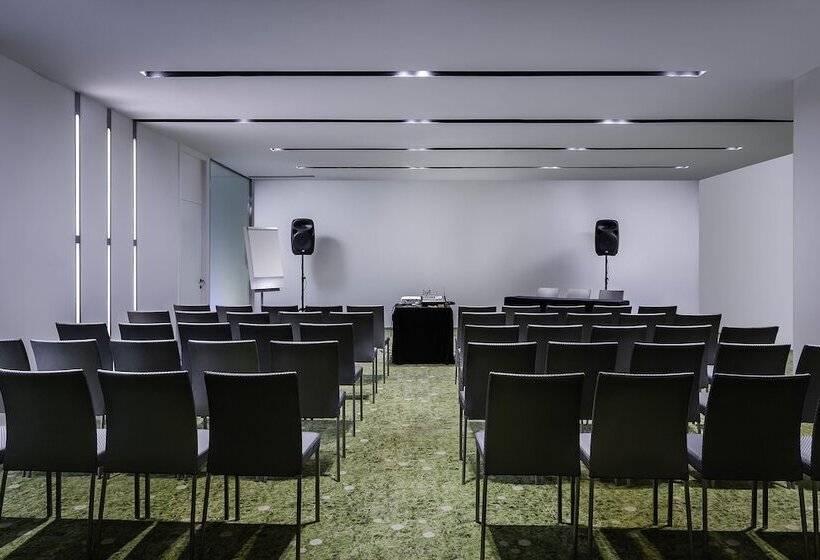 Отель Ikonik Anglí