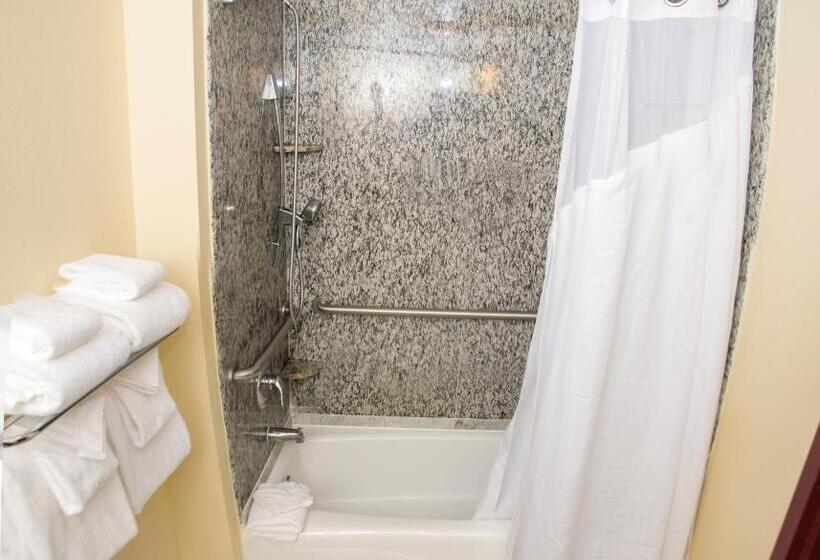 فندق Holiday Inn Express & Suites Cocoa, An Ihg