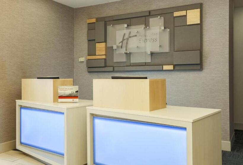 هتل Holiday Inn Express Irondequoit, An Ihg