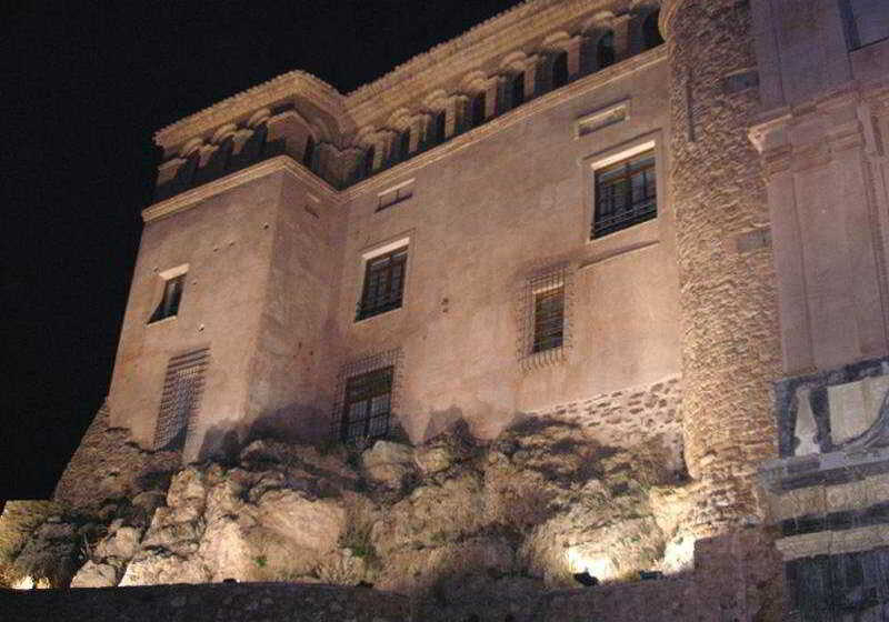 فندق Hospedería Castillo del Papa Luna